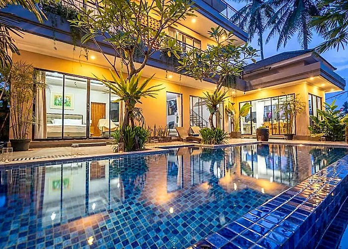 ホテル Puri Kembang Ayu Private 4*