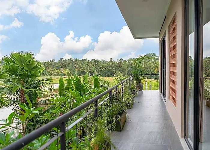 Puri Kembang Ayu Private 4*