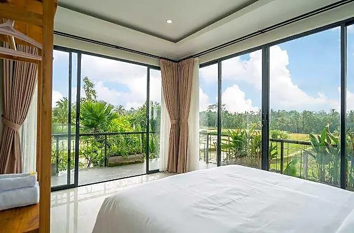 Puri Kembang Ayu Private ホテル 4*