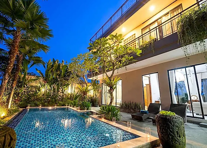 Puri Kembang Ayu Private ホテル 4*